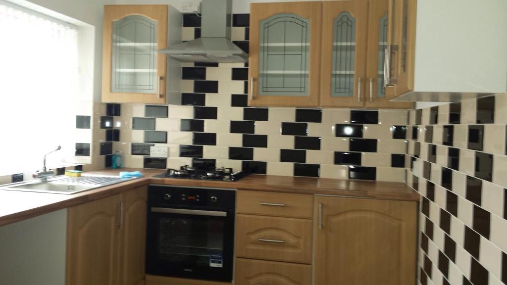 3 Bedroom End Terraced For Sale in Leamington Street, Rochdale